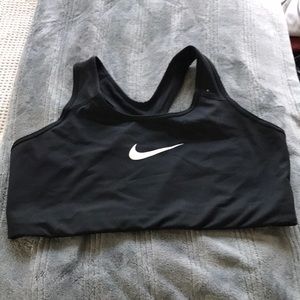 NWOT 1X Nike sports bra